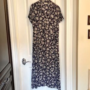 Eddie Bauer maxi dress 90’s style. Flowers on navy background. 2 pocket - SP